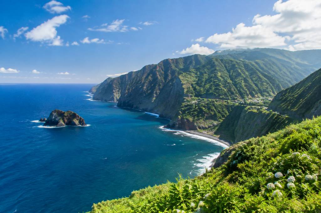 Acores Madère : quelles îles choisir pour un voyage inoubliable ?